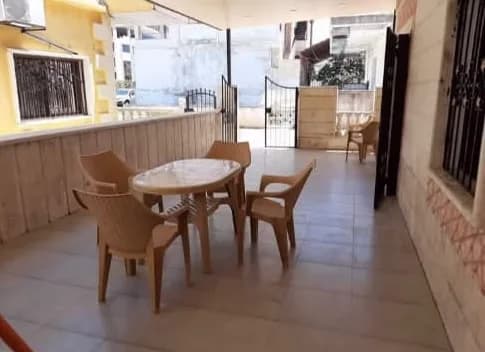 Chalet Garden Porch Blue Beach in Latakia — photograph 2 of 7