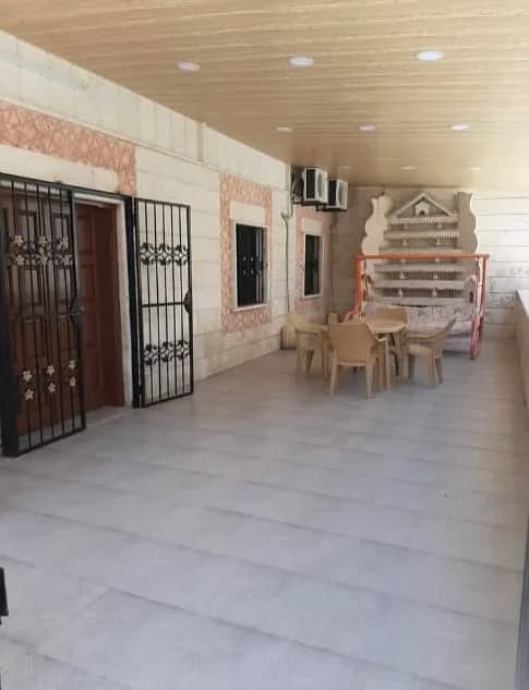 Chalet Garden Porch Blue Beach in Latakia — photograph 4 of 7