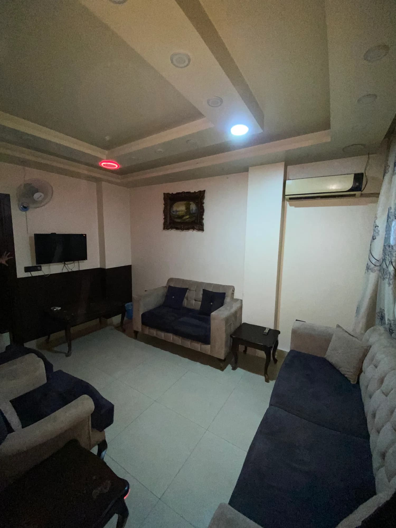 Charming downtown apartment, bright living room, fully equipped kitchen,two bedrooms in Damascus — photograph 2 of 8