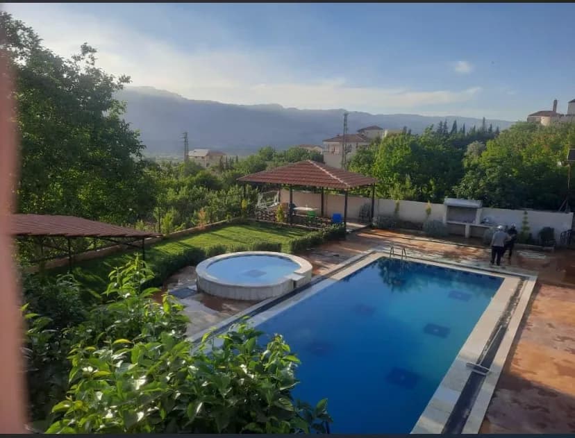 Charming villa, beautiful pool and breathtaking views in Damascus — main photograph