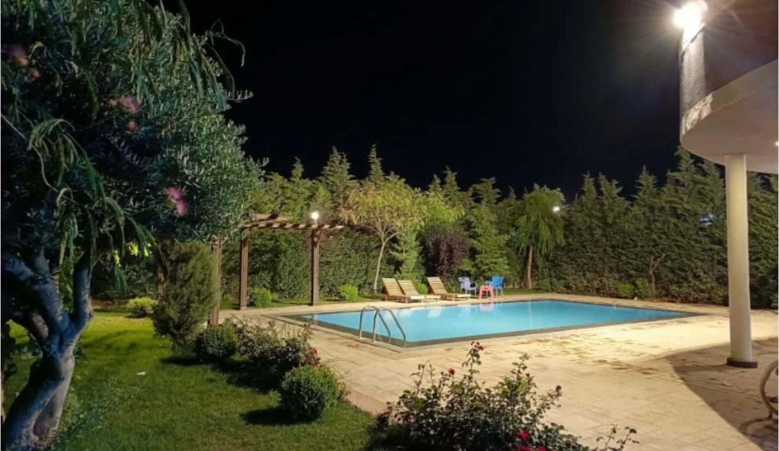 Cozy villa with pool and garden in Damascus — main photograph
