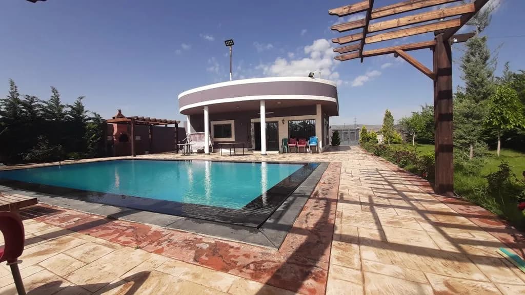 Cozy villa with pool and garden in Damascus — photograph 4 of 12