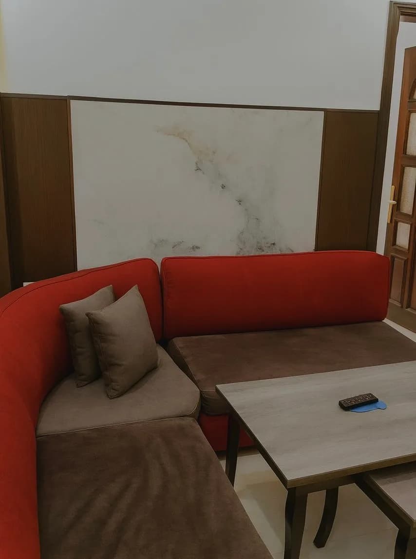 Small cozy apartment in the city in Damascus — photograph 2 of 4