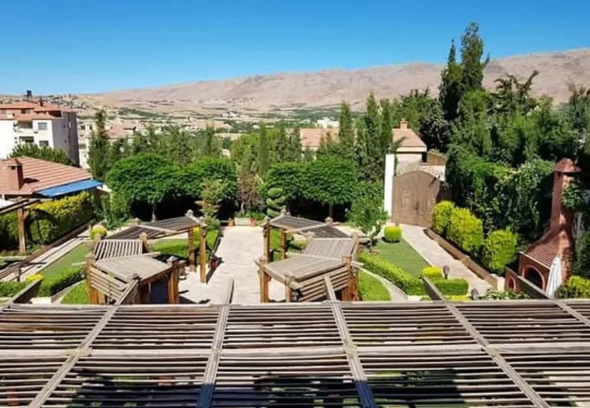 Spacious villa with lush garden, multiple bedrooms with views in Damascus — photograph 4 of 10