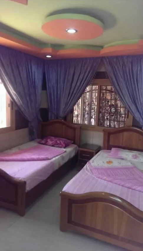 Three Bedroom Sea View Chalet Blue Beach in Latakia — photograph 2 of 6